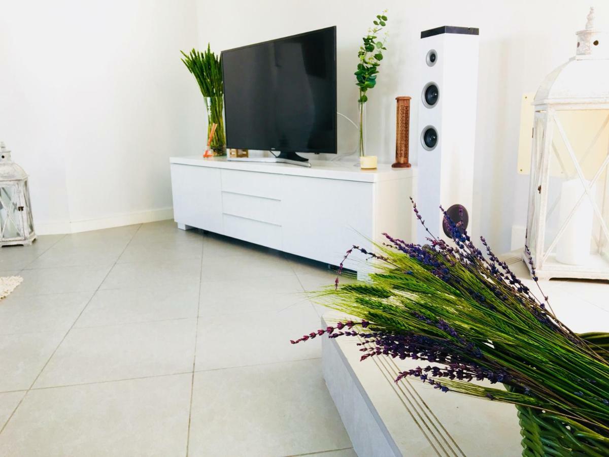 Sea View Apartment In El Medano With Pool & Private Parking Space מראה חיצוני תמונה